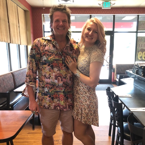 Meet your Posher, Sienna - Picture 3 of 5